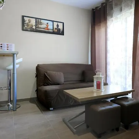 Au Coeur Du Bien-Etre, Gite Avec Piscine Chauffee Et Couverte, Spa, Sauna, Massages Monteaux Buitenkant foto